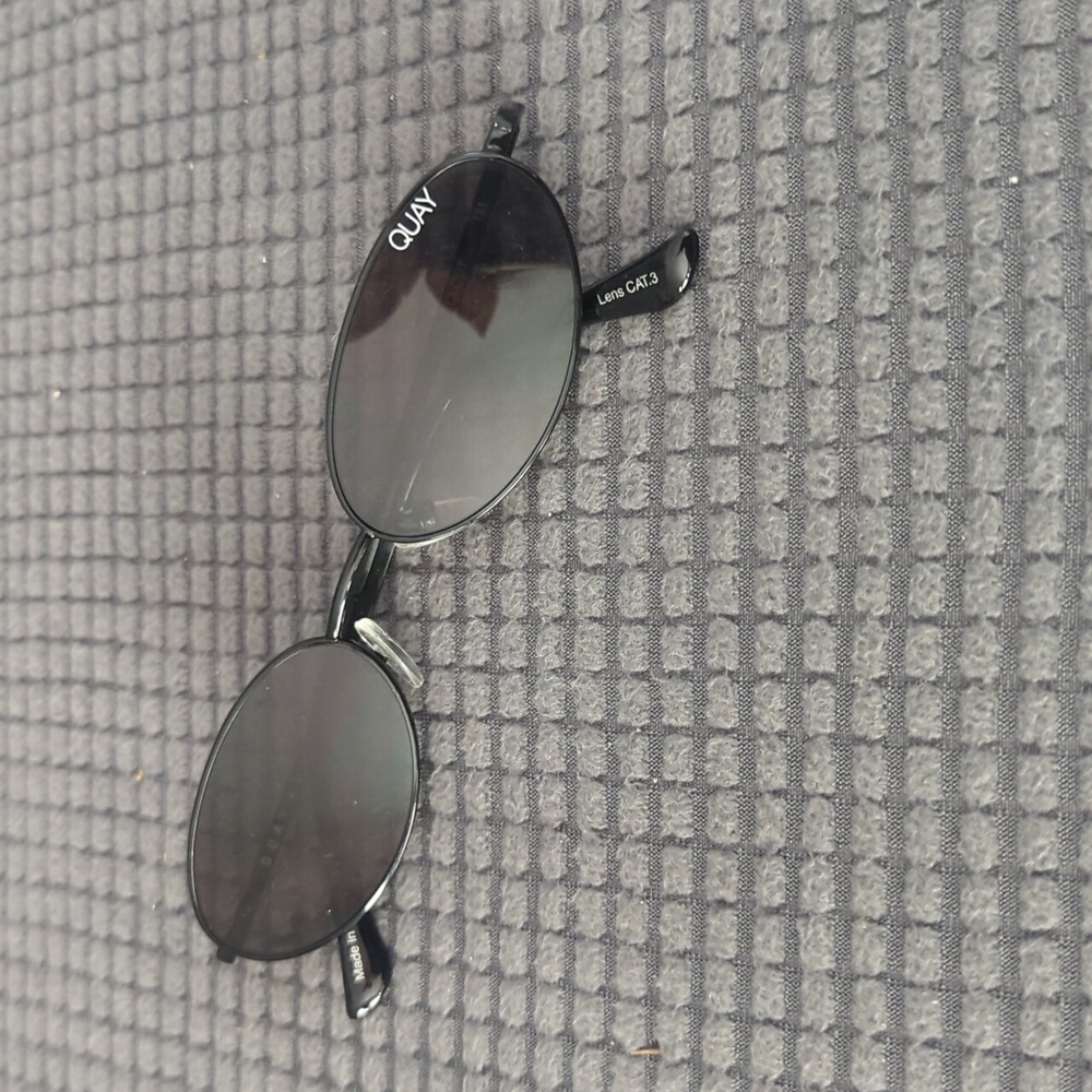 QUAY AUSTRALIA ROUND SMALL SUNGLASSES ALISSA VIOLET